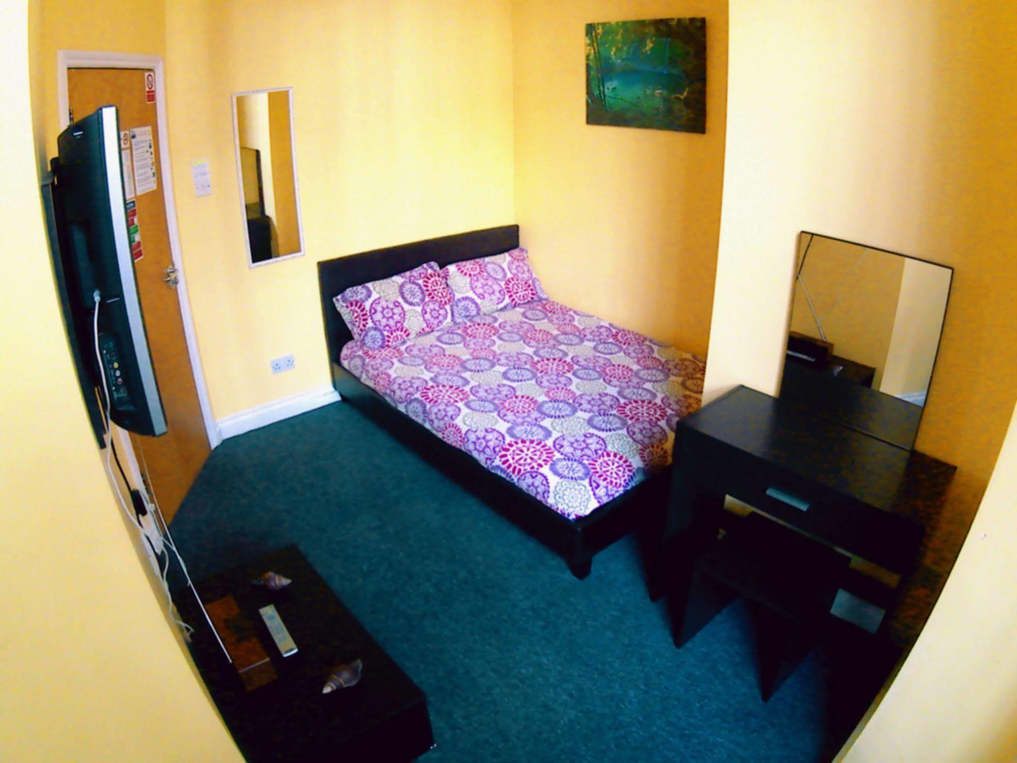 The Queens Hostel Bristol Ngoại thất bức ảnh